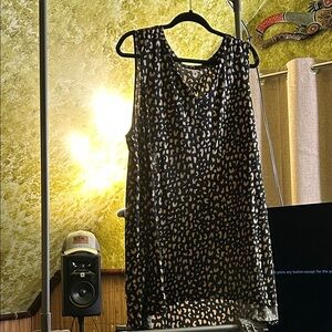 Gently Loved LuLaRoe Tank 3X. From a non smoking/pet friendly home.